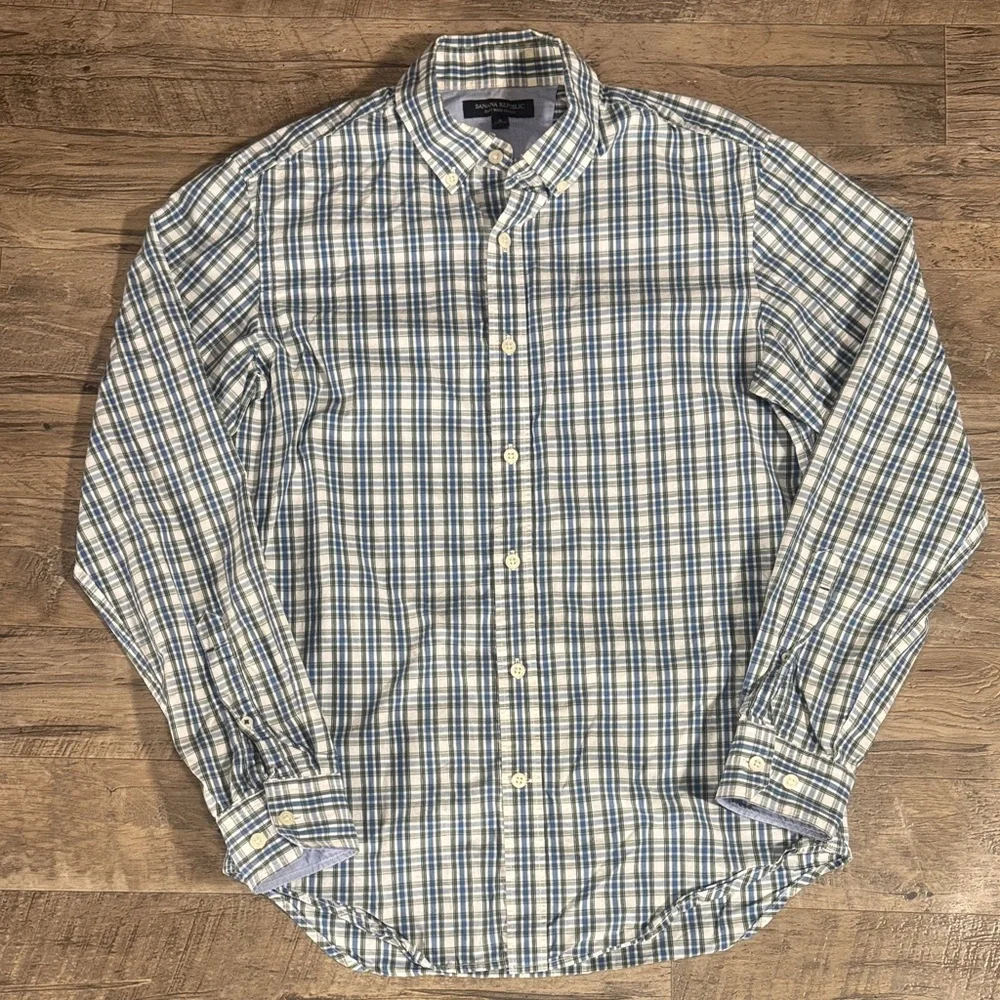Banana Republic Slimfit Blue Green & White Plaid Button Down Short - Size S